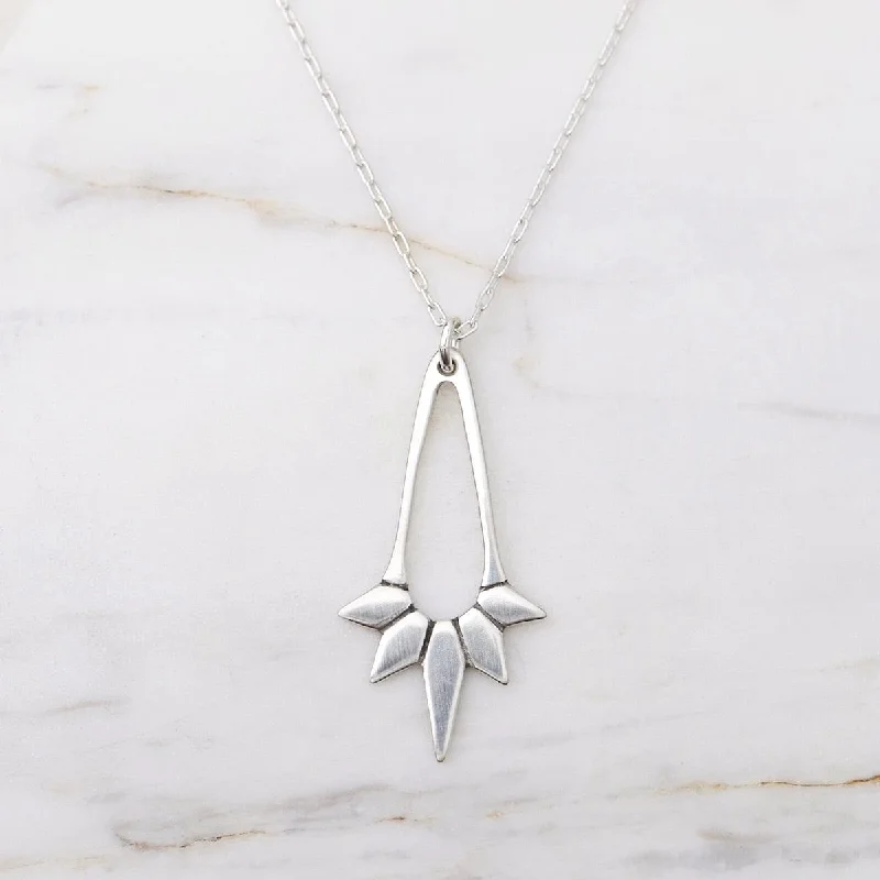 Vela Necklace Silver